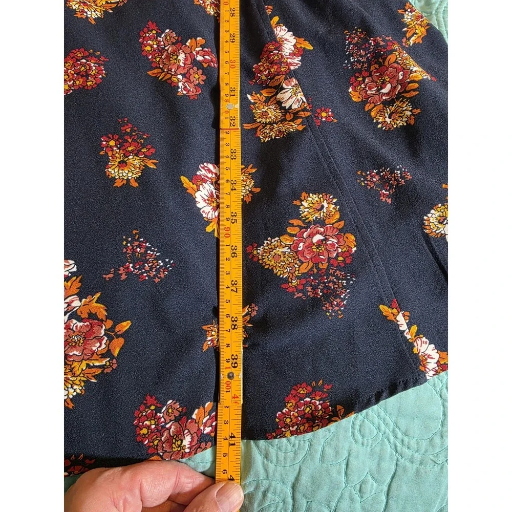 ModCloth Women's Sz 1X Sentimental‎ Special Floral Cap V-Neck Short Sleeve Dress - Picture 8 of 8